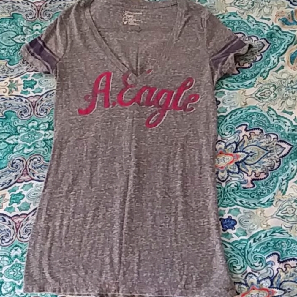 Womens medium American Eagle t shirt